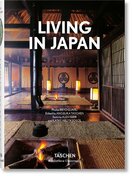 Living in Japan (Bibliotheca Universalis)